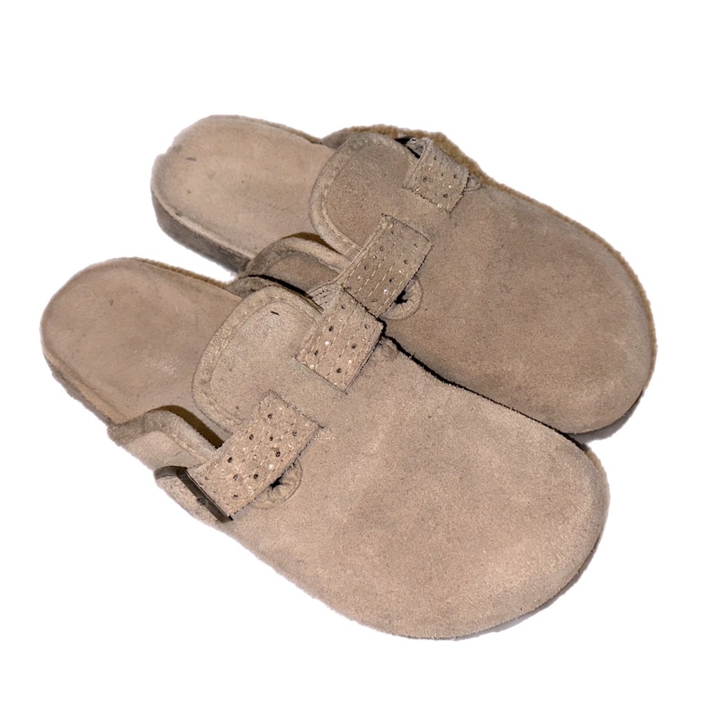 American Eagle Clogs